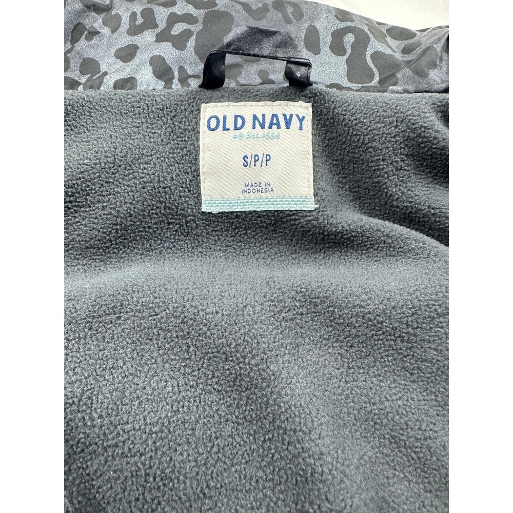 Old Navy Womens Grey Leopard Print Puffer Vest Fleece Lined Snap Front Small - Picture 4 of 6